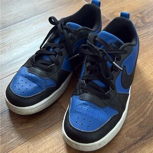 Nike Court Borough Low Boy’s Tennis Shoes